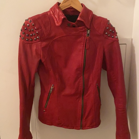 ❣️SOLD❣️Mackage red leather jacket with studs (xs) - Picture 3 of 4